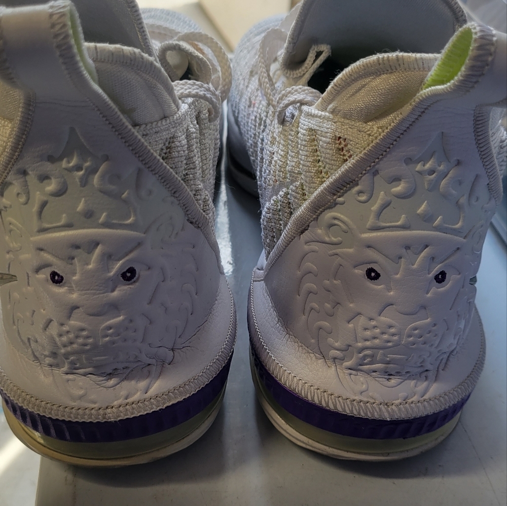 Men's LeBron XVI16 Buzz Light Year